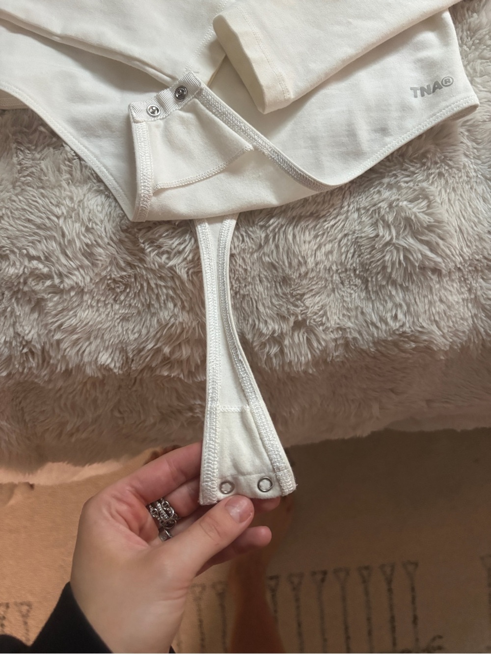 TNA White Long Sleeve Scoop-Neck Bodysuit - Picture 4 of 5